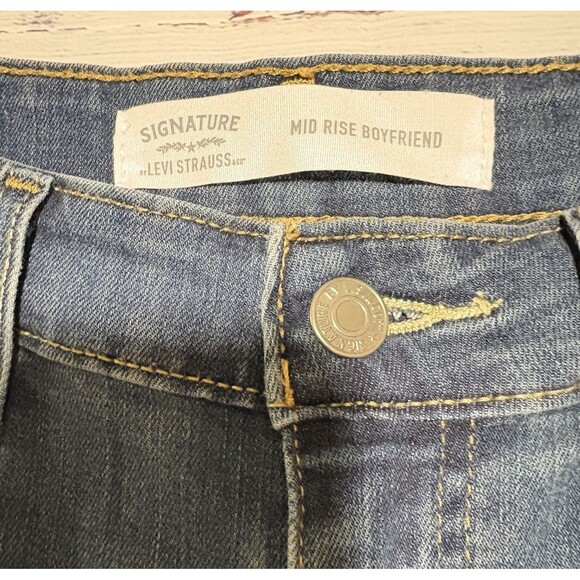 Signature By Levi Strauss Mid-Rise Boyfriend Cuffed Jeans Women's 8 Waist Sz 29 - Picture 3 of 7